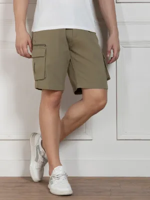 Men's Light Olive Relaxed Fit Mid-Rise Solid Cargo Shorts