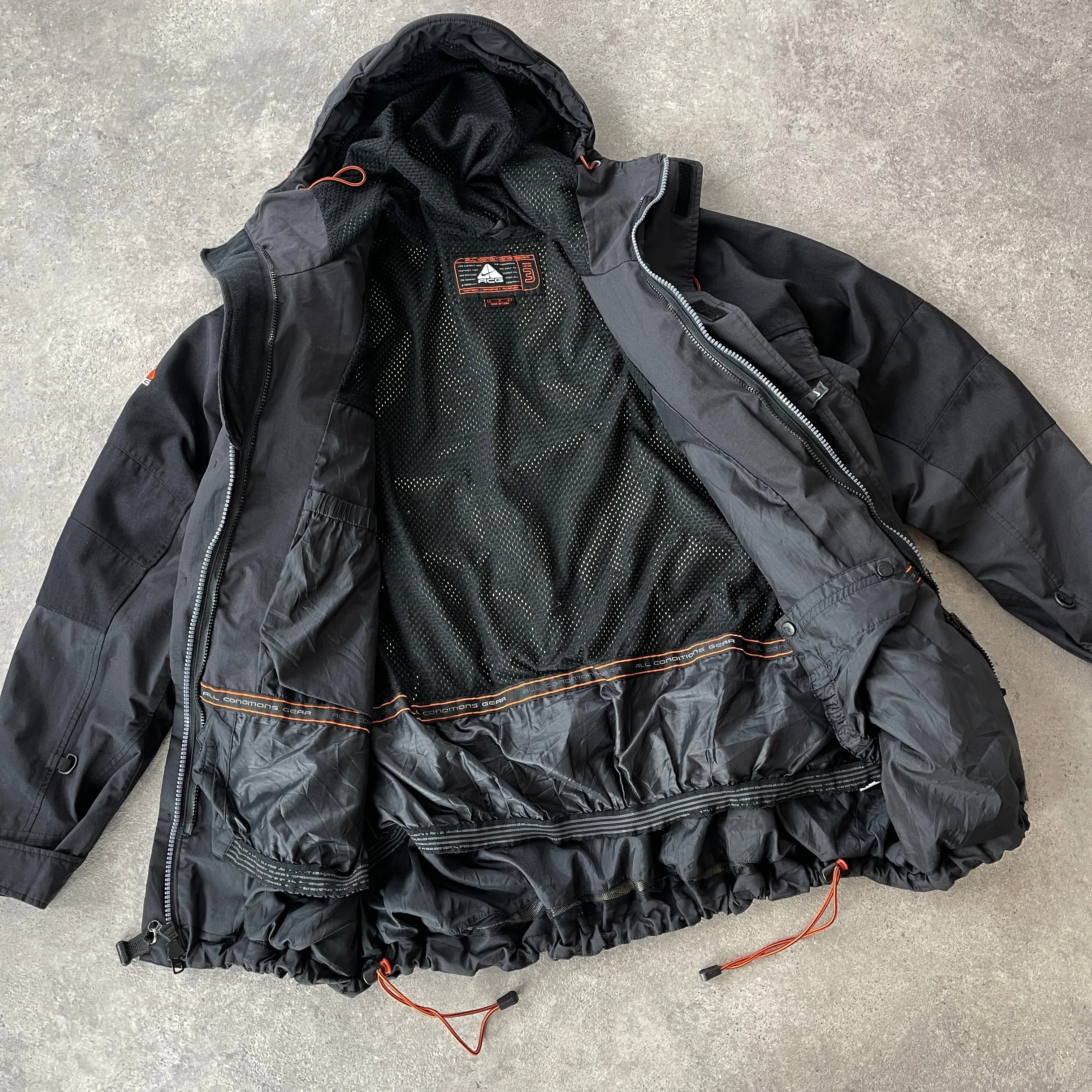 Nike ACG RARE 1990s storm fit heavyweight technical jacket (L)