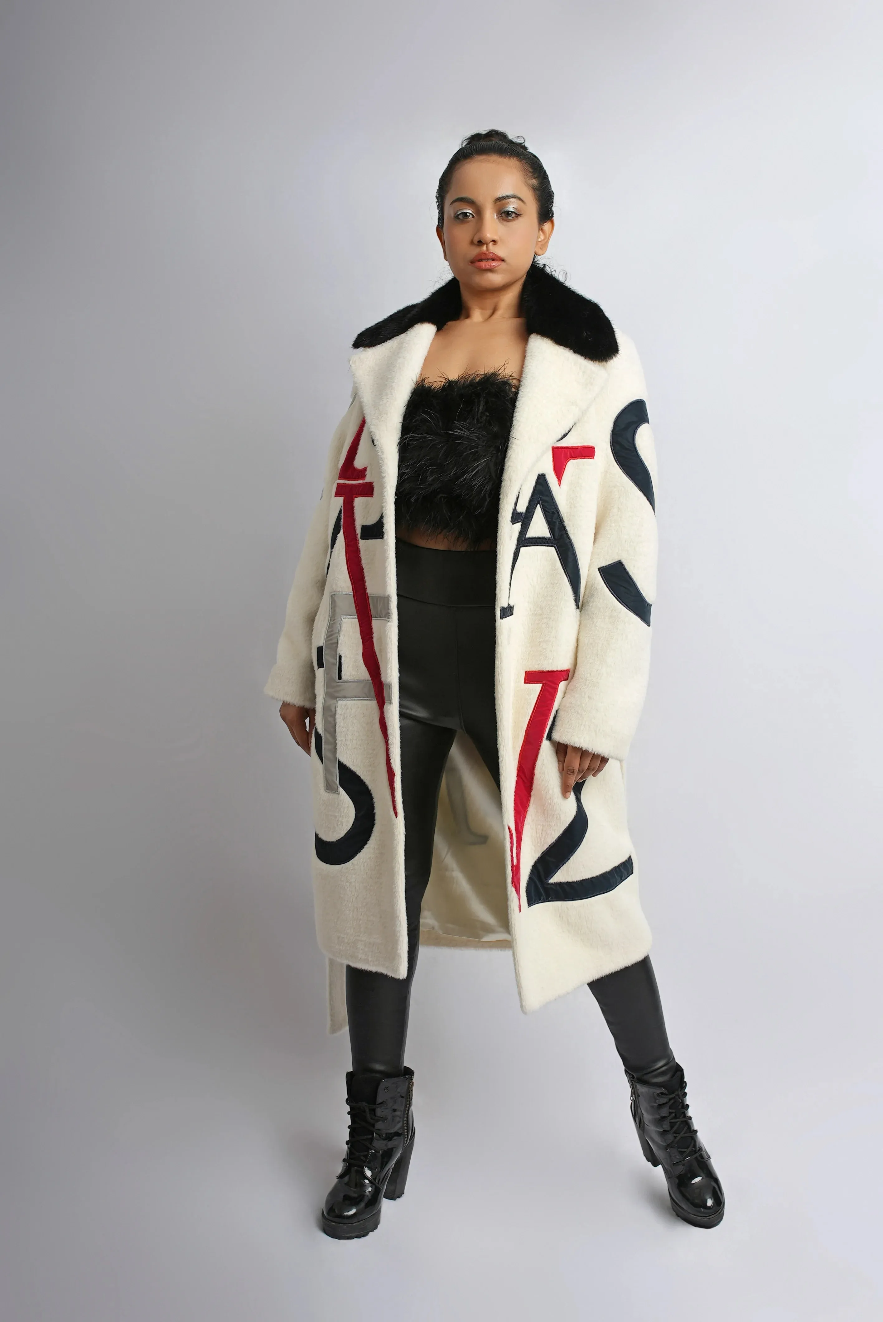 Off-White Lama Wool Knee-Length Coat with Mink Fur Collar & Letter Design